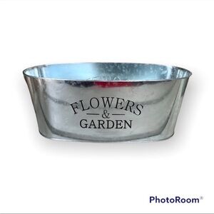 Silver Metal Farmhouse Planter for Home